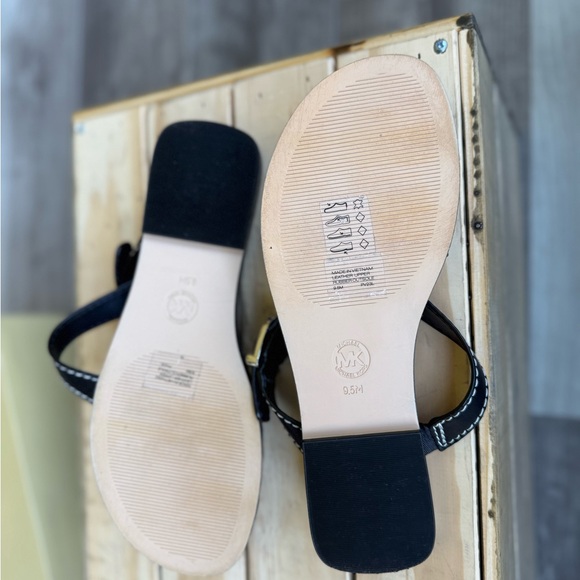 Michael Kors - Ashton Flats Thong; size 9.5 - Picture 7 of 9